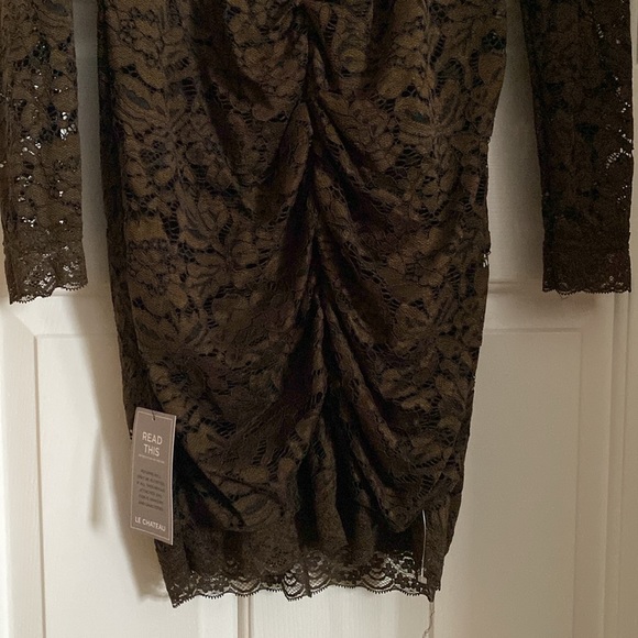 LE CHÂTEAU V-neck dress NWT - Picture 4 of 8